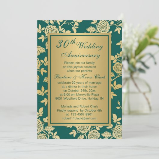 Gouden rozen op groene 30ste verjaardag kaart (Staand voorkant)