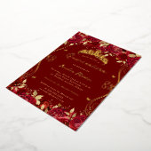 Gouden Ruby Red Swirl Scroll Floral Quinceanera Folie Uitnodiging (Gedraaid)