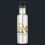 Gouden Saxofonist Gepersonaliseerde Band Waterfles<br><div class="desc">Deze moderne,  op maat gemaakte gouden marsband waterfles is voorzien van de naam van de student en band onder het saxofooninstrument. Pas aan voor symfonische,  blaasensemble- of concertbandleden of hun regisseur voor een geweldig afstuderen-souvenir.</div>