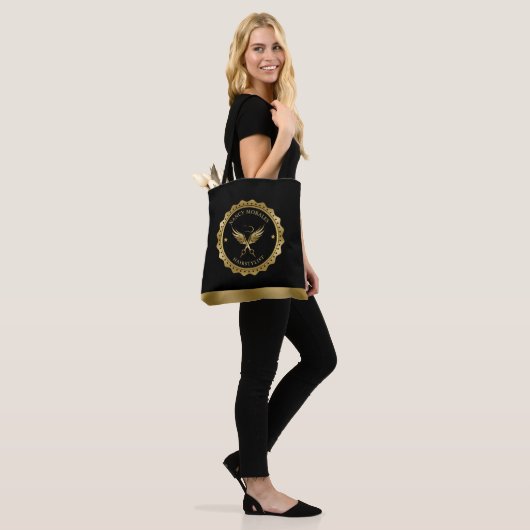Gouden schaar Haarstylist Logo Design Tote Bag (Op model)