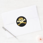 GOUDEN SCHEDEL & KRUISBEENDEREN RONDE STICKER (Envelop)