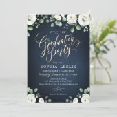 Gouden script navy witte bloemengraduatiefest kaart (Staand voorkant)