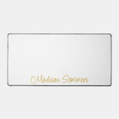 Gouden scriptnaam op witte bureaumat (Voorkant)