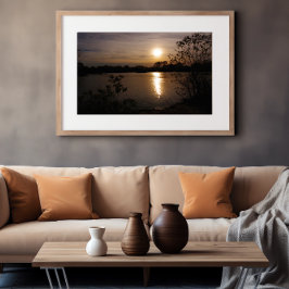 Gouden sereniteit: De omhelzing van een zonsonderg Foto Afdruk