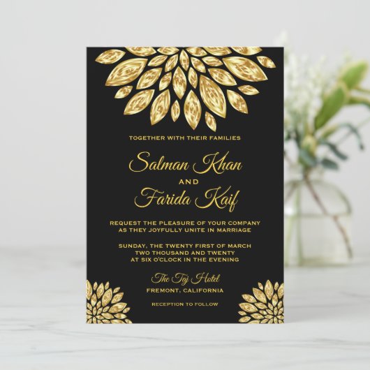 Gouden Siermetaal Bloem Bruiloft Uitnodiging (Staand voorkant)