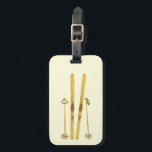 Gouden ski's en palen | Retro Ski Illustration Cre Bagagelabel<br><div class="desc">Moderne alpineskiën,  skiën,  skithema-design met gouden ski's en gouden stokken. Eenvoudige feestelijke vakantie gouden ski-illustratie voor skiliefhebbers.</div>
