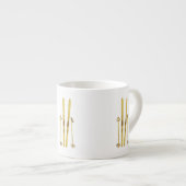 Gouden ski's en palen |  ski-illustratie espresso kop (Voorkant rechts)