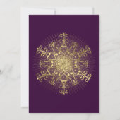 Gouden sneeuwvlok op paarse elegante winterbruilof kaart (Achterkant)