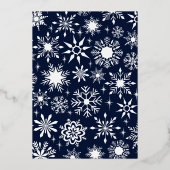 Gouden Sneeuwvlokken Kerstdiner Party Navy Folie Uitnodiging (Achterkant)