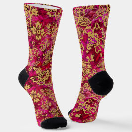 Gouden stencil bloemen en getextureerde roze grond sokken