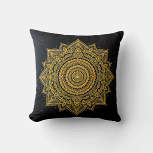 Gouden Steruitbarsting Mandala op Zwart Kussen