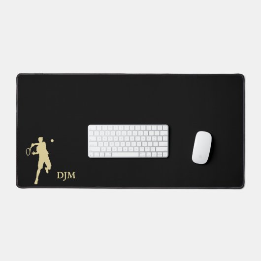 Gouden Tennisser Silhouet Monogram op Zwart Bureaumat (Keyboard & Muis)