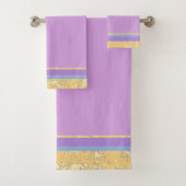 Gouden textuur met blauwe en lavendelstrepen bad handdoek (Insitu)
