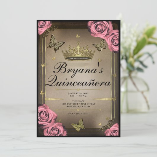Gouden tiara vlinders roze rozen quinceañera kaart (Staand voorkant)