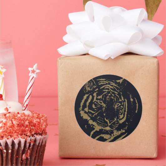Gouden tijger zwart ontwerp ronde sticker (Feest)