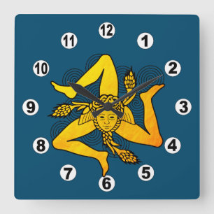 Gouden Triskelion & drievoudig spiraalsymbool / Gr Vierkante Klok