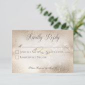 Gouden trouwringen op gouden bruiloft RSVP kaartje (Staand voorkant)