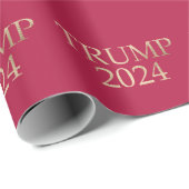 Gouden Trump 2024 op rood Cadeaupapier (Rol Hoek)