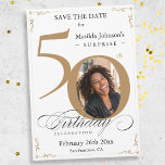 Gouden Verrassing 50e Verjaardag Save The Date Kaart<br><div class="desc">Gouden Verrassing 50e Verjaardag Save De Datum Uitnodiging. Een elegant ontworpen speciale verjaardagsviering-uitnodiging,  met een aangepaste foto van een verjaardagspersoon en scriptkalligrafie met  bloeielementen. Eenvoudig genoeg om een verscheidenheid aan thema's en kleuren te passen! Hulp nodig? Neem gewoon contact met mij op!</div>