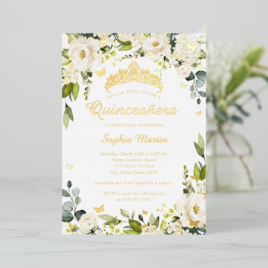 Gouden vlinder Champagne Floral Quinceanera Folie Uitnodiging (Staand Voorkant)