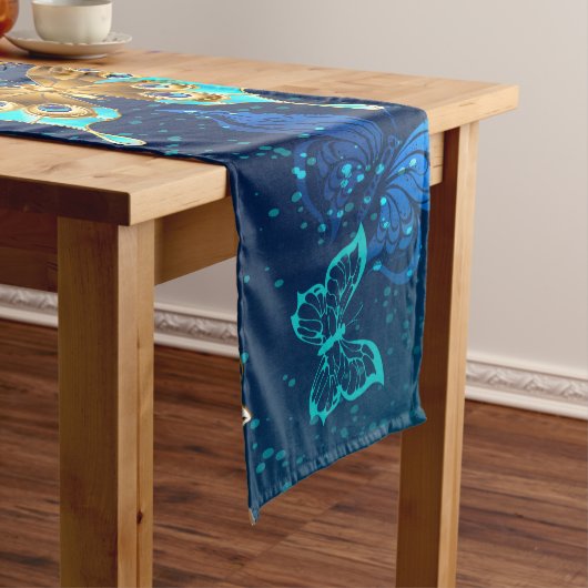 Gouden Vlinders op een Blauwe Achtergrond Medium Tafelloper (Voorbeeld)