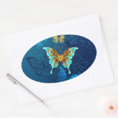 Gouden vlinders op een blauwe achtergrond ovale sticker (Envelop)