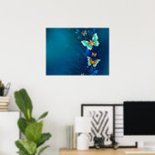Gouden vlinders op een blauwe achtergrond poster (Thuiskantoor)