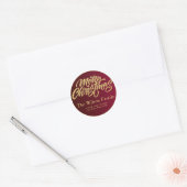 Gouden Vrolijke Kerstmis Typografie Ronde Sticker (Envelop)
