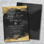 Gouden Waterverf van David Mitswa Kaart<br><div class="desc">Deze elegante Bat Mitswa-uitnodiging heeft een zwarte achtergrond met faux gold waterverf of alcoholinkt die de boven- en onderkant omkadert. Het ontwerp toont een mix van scripttypografie en klassieke seriële lettertypen, waardoor een eenvoudige maar verfijnde look ontstaat. In het midden voegt een Davidster een betekenisvolle toets toe aan de uitnodiging....</div>