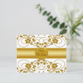 Gouden & Witte Bloemige Trouw Monogram Aankondigingskaart (Staand voorkant)