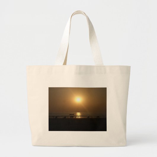Gouden Zomerzonsondergang Reflectie op het strand Grote Tote Bag (Voorkant)