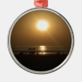 Gouden Zomerzonsondergang Reflectie op het strand Metalen Ornament (Voorkant)