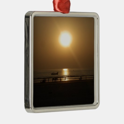 Gouden Zomerzonsondergang Reflectie op het strand Metalen Ornament (Rechts)