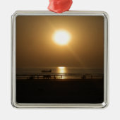 Gouden Zomerzonsondergang Reflectie op het strand Metalen Ornament (Voorkant)