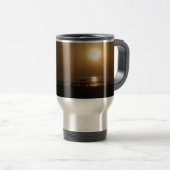 Gouden Zomerzonsondergang Reflectie op het strand Reisbeker (Voorkant rechts)