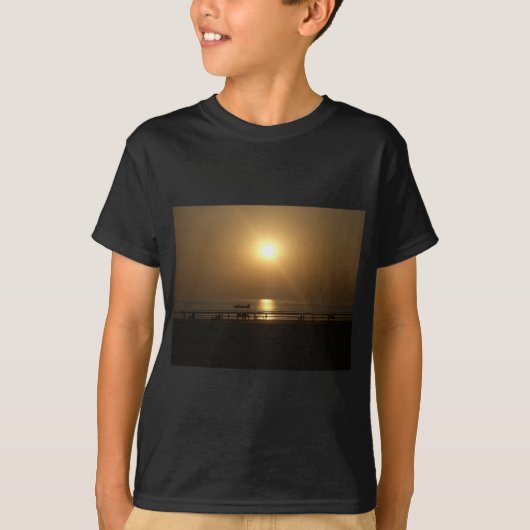Gouden Zomerzonsondergang Reflectie op het strand T-shirt (Voorkant)