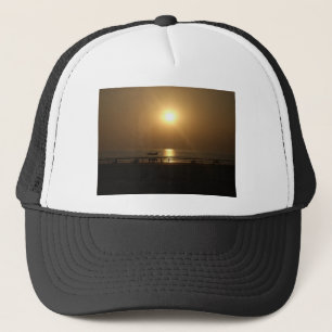 Gouden Zomerzonsondergang Reflectie op het strand Trucker Pet
