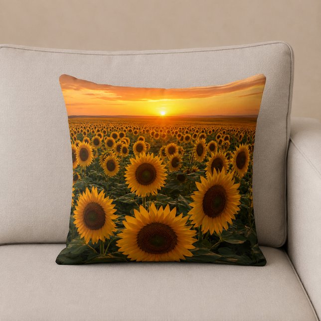 Gouden Zonnebloemveld bij Zonsondergang Kussen (Creator heeft geüpload)