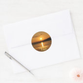 Gouden zonsondergang | Gele "Vakantie tijd" typogr Ronde Sticker (Envelop)