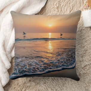 Gouden Zonsondergang Oceaan Golven met Vogels Kussen