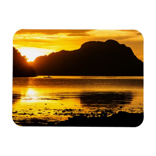 Gouden zonsondergang over de baai magneet (Horizontaal)
