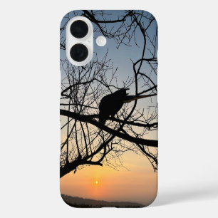 Gouden Zonsondergang Silhouet: Vogel op Boomtakken iPhone 16 Hoesje