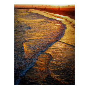 Gouden Zonsondergangsgolven op de Kustfoto van het Perfect Poster
