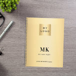 Gouden zwart monogram initialen Business 2025 Planner<br><div class="desc">Een faux goud uitziende achtergrond,  zwarte tekst. Personaliseer en voeg uw logo,  monogram initialen,  naam en een titel jaar 2025 (of elk jaar). Je logo aan de voor- en achterkant. Ruimte voor uw website adres op de achterkant.</div>