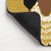 gouden zwarte vrouw die omhoog kijkt | Ketting op  Muismat (Hoek)