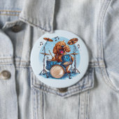 Goudendoodle-hond die drums speelt ronde button 4,0 cm (In situ)