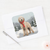 Goudendoodle hond in sneeuw Kerstmis Vierkante Sticker (Envelop)