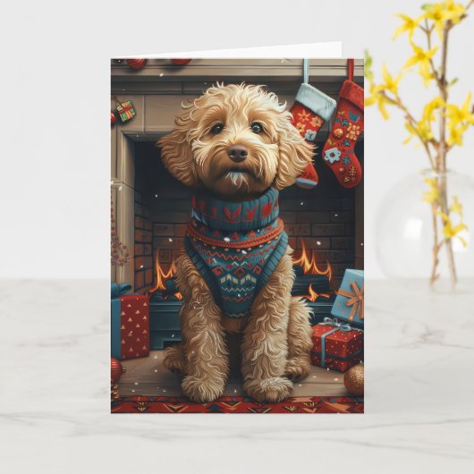 Goudendoodle-hond met kerstcadeaus open haard kaart (Gele Bloem)