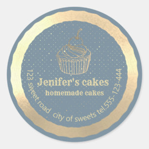 Goudgebakken cupcakes en behandelde verpakkingen ronde sticker