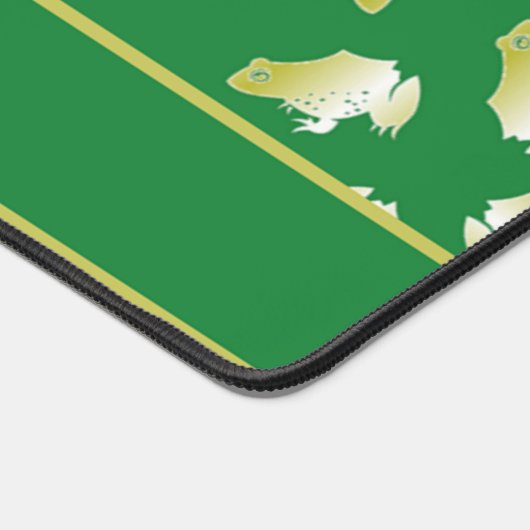 Goudkikkers op groen bureaumat (Hoek)